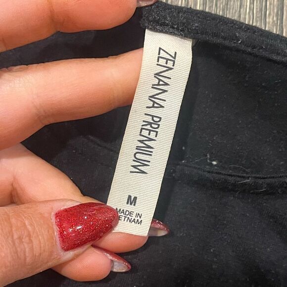 Zenana Premium Tank Top Pullover Sleeveless Front Knot Solid Black Size M - Picture 3 of 4